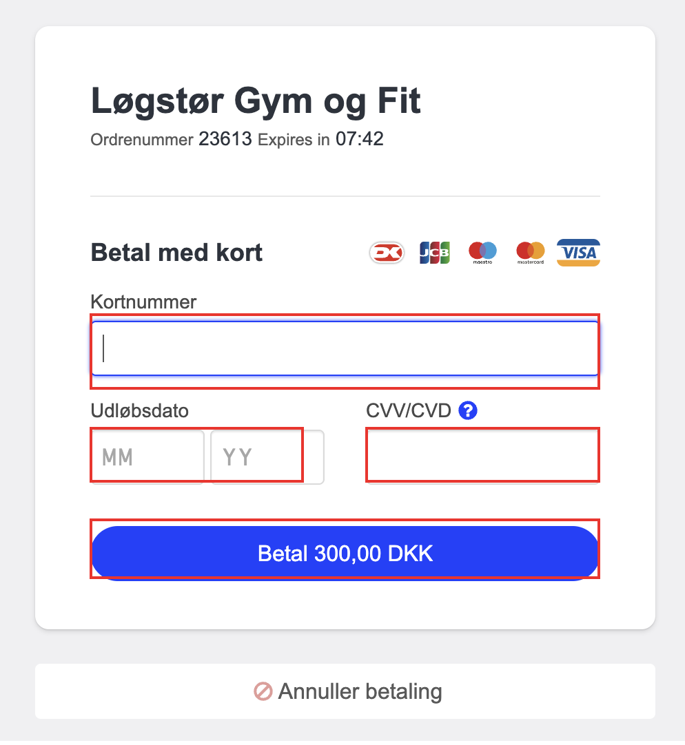 Betalingsformularen med kortoplysningsfelter og betalingsknappen fremhævet